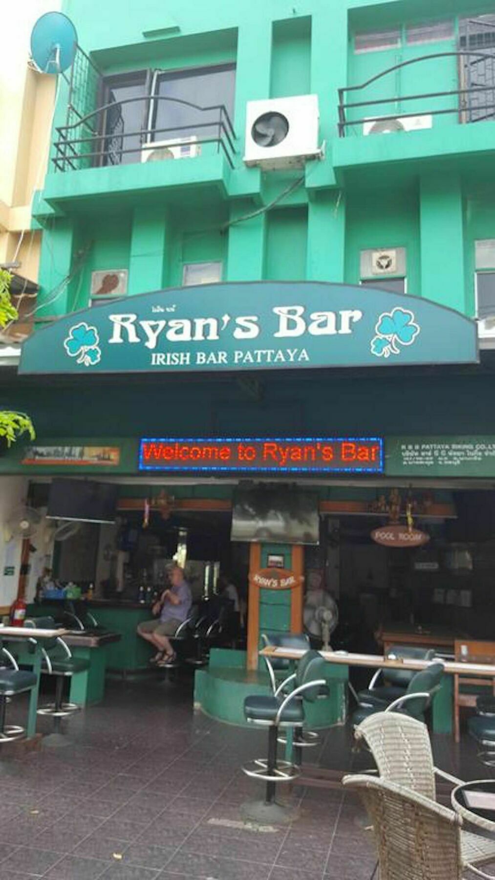 Ryan'S Bar Pattaya Exterior foto